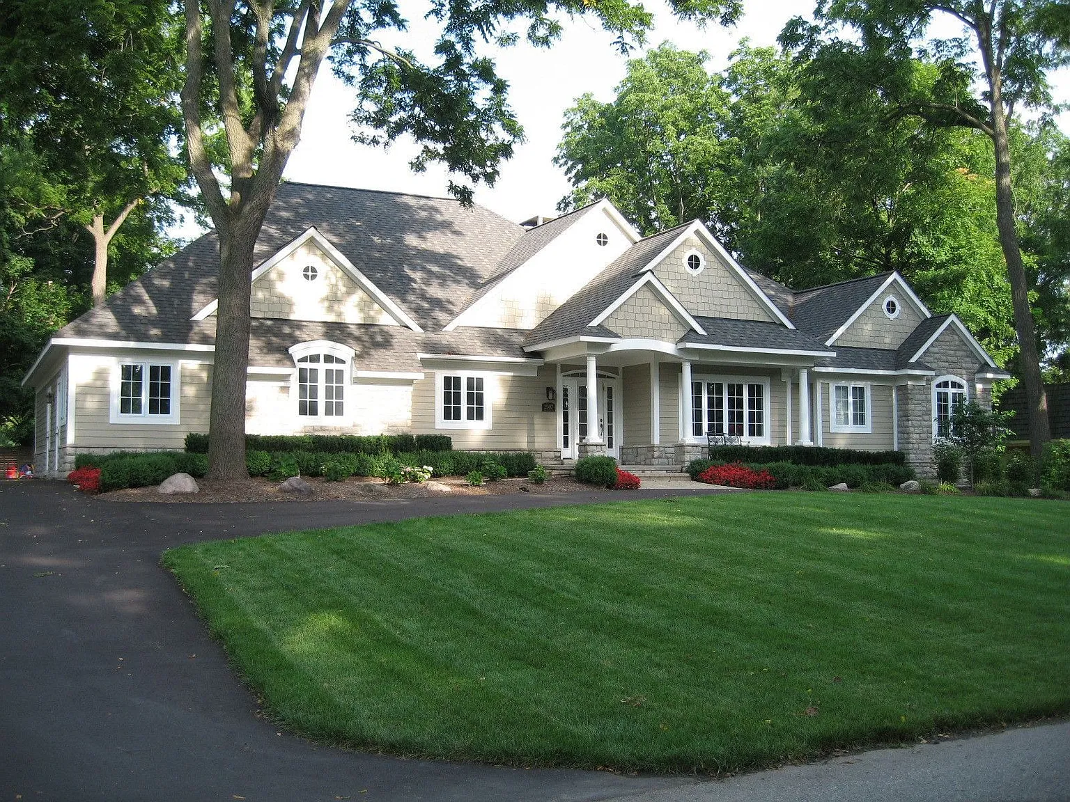2907 Birch Harbor Ln photo 1