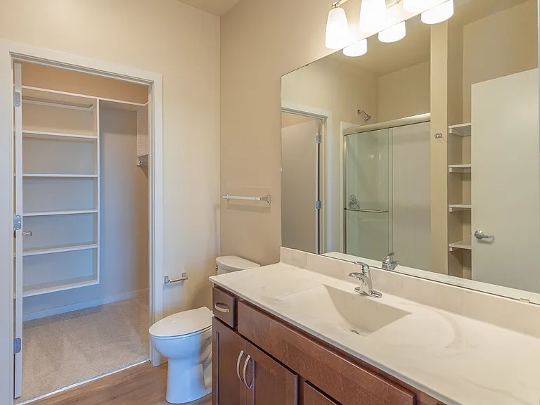 Lincoln Street Apartments — Photo 38