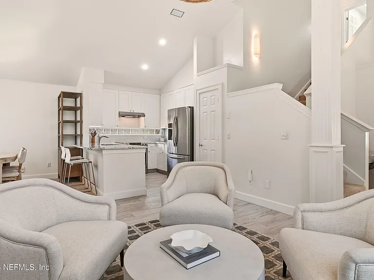 120 Alsace Ct — Photo 12