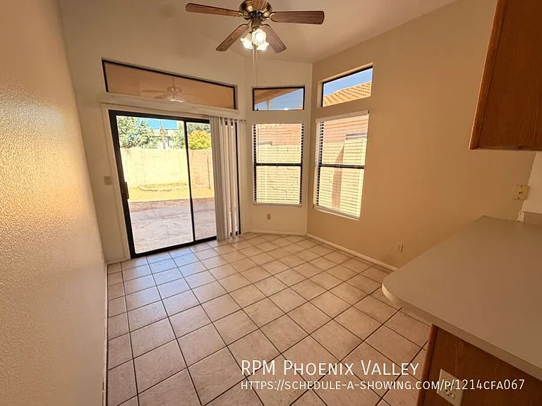 330 N Cottonwood Dr — Photo 5