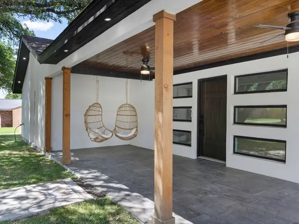 203 Frederick Rd, Fredericksburg, TX 78624