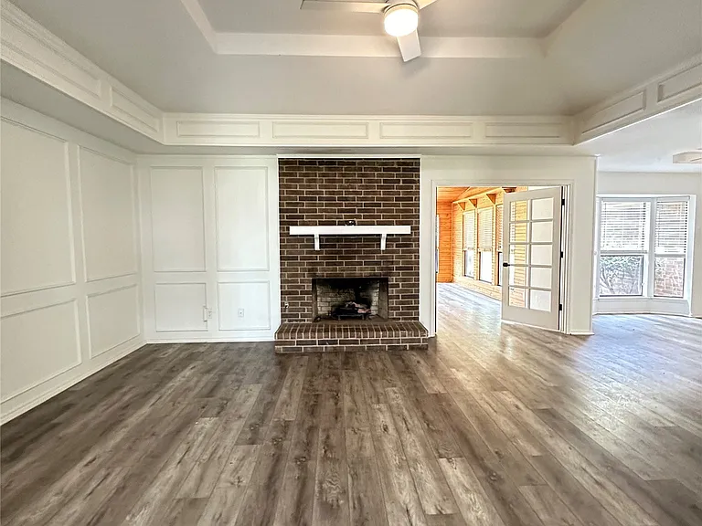 228 S Pearson Ln — Photo 11