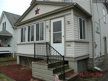 2nd image of 144 N Hartford Ave