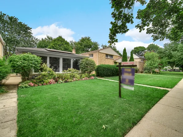 9110 Forestview Rd, Evanston, IL 60203