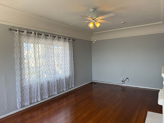 2nd image of 3066 Columbia St #0