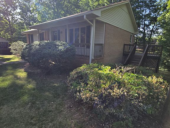 4th image of 3816 Farrhill Rd