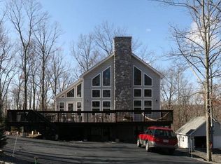 104 Chestnut Ct, Lackawaxen, PA 18435