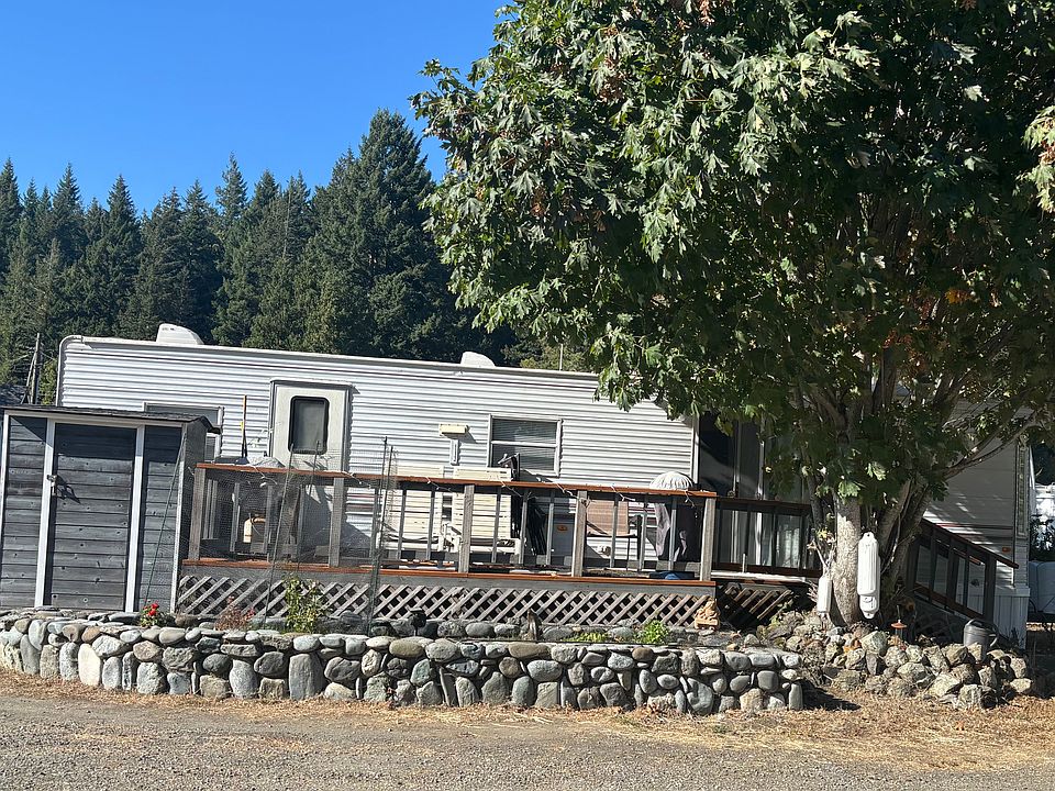 1st image of 97136 N Bank Rogue River Rd #20