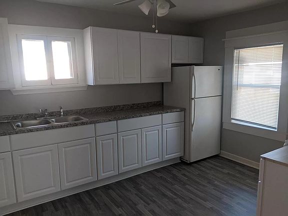 3rd image of 6014 W Lincoln Ave #3