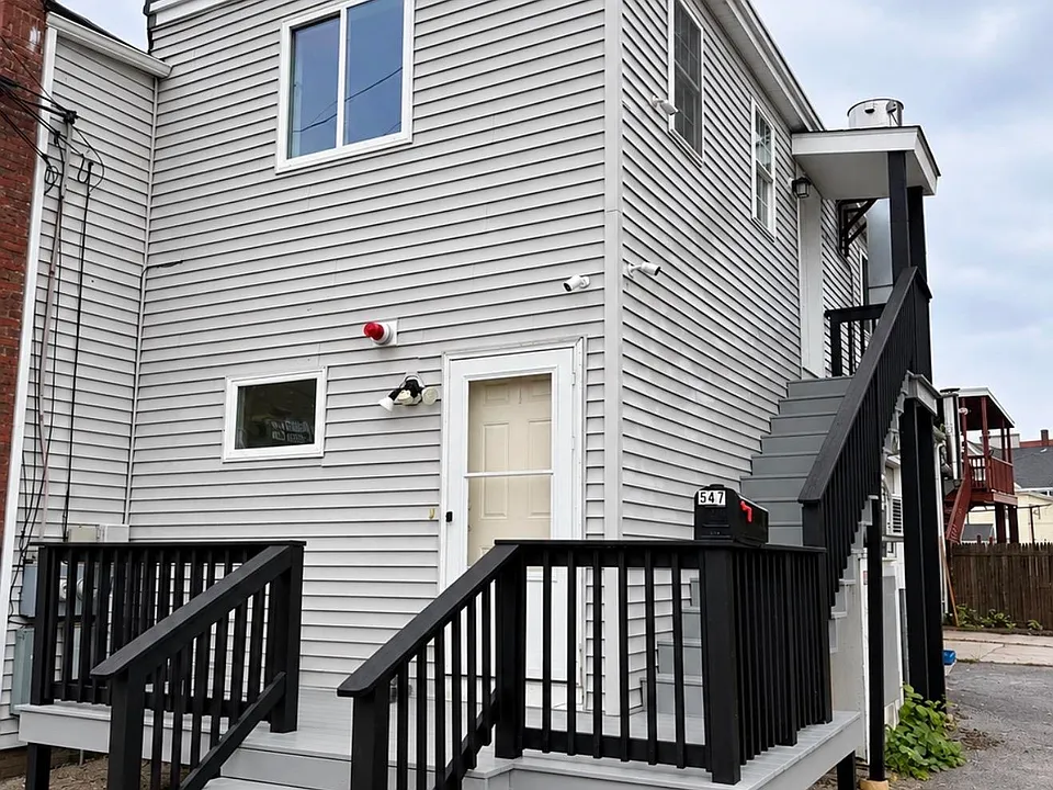 547 Central Ave #B