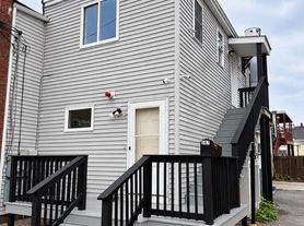 547 Central Ave, Dover, NH