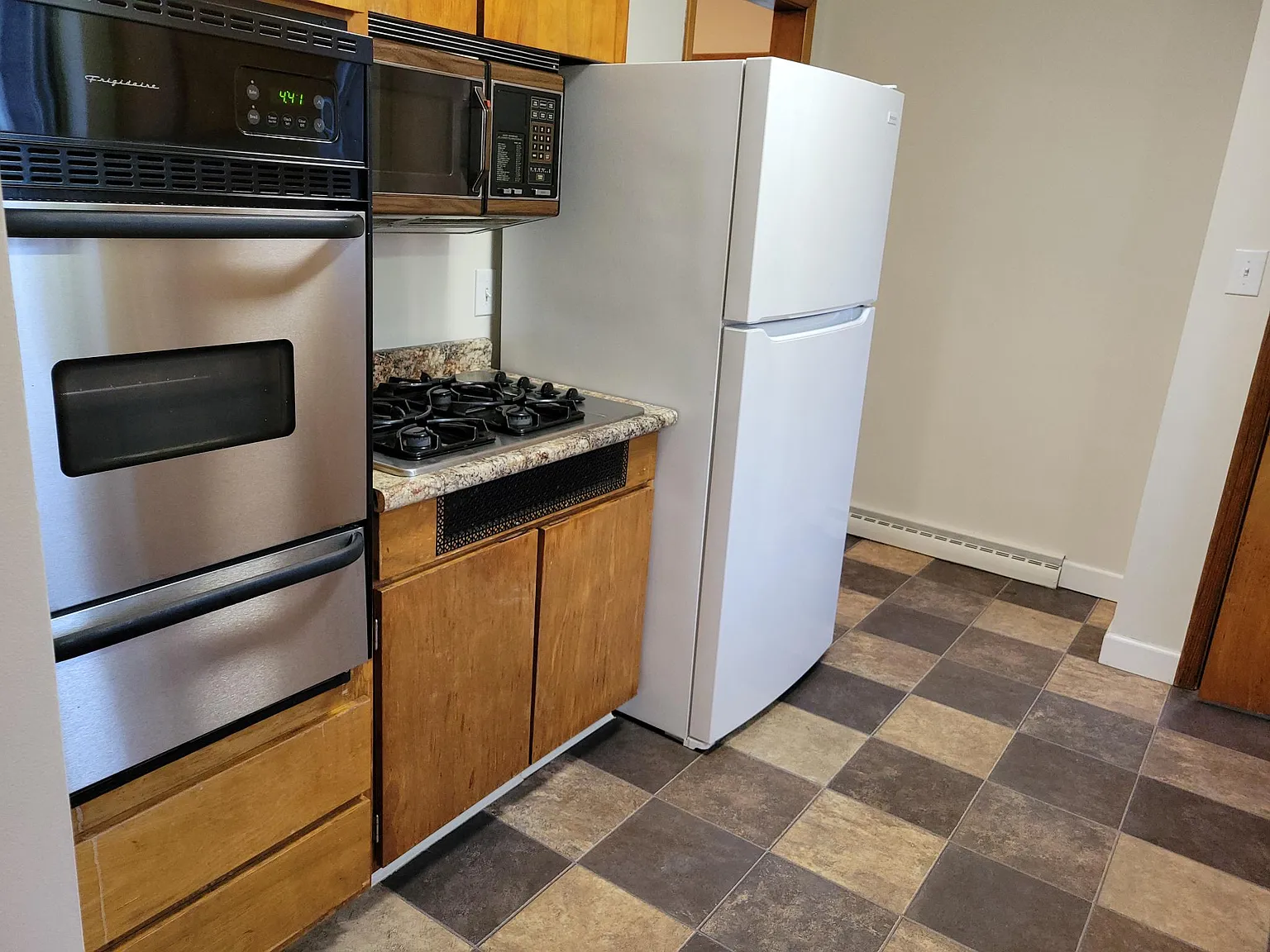 2 bed, 864 sqft, $1,000 — Photo 3