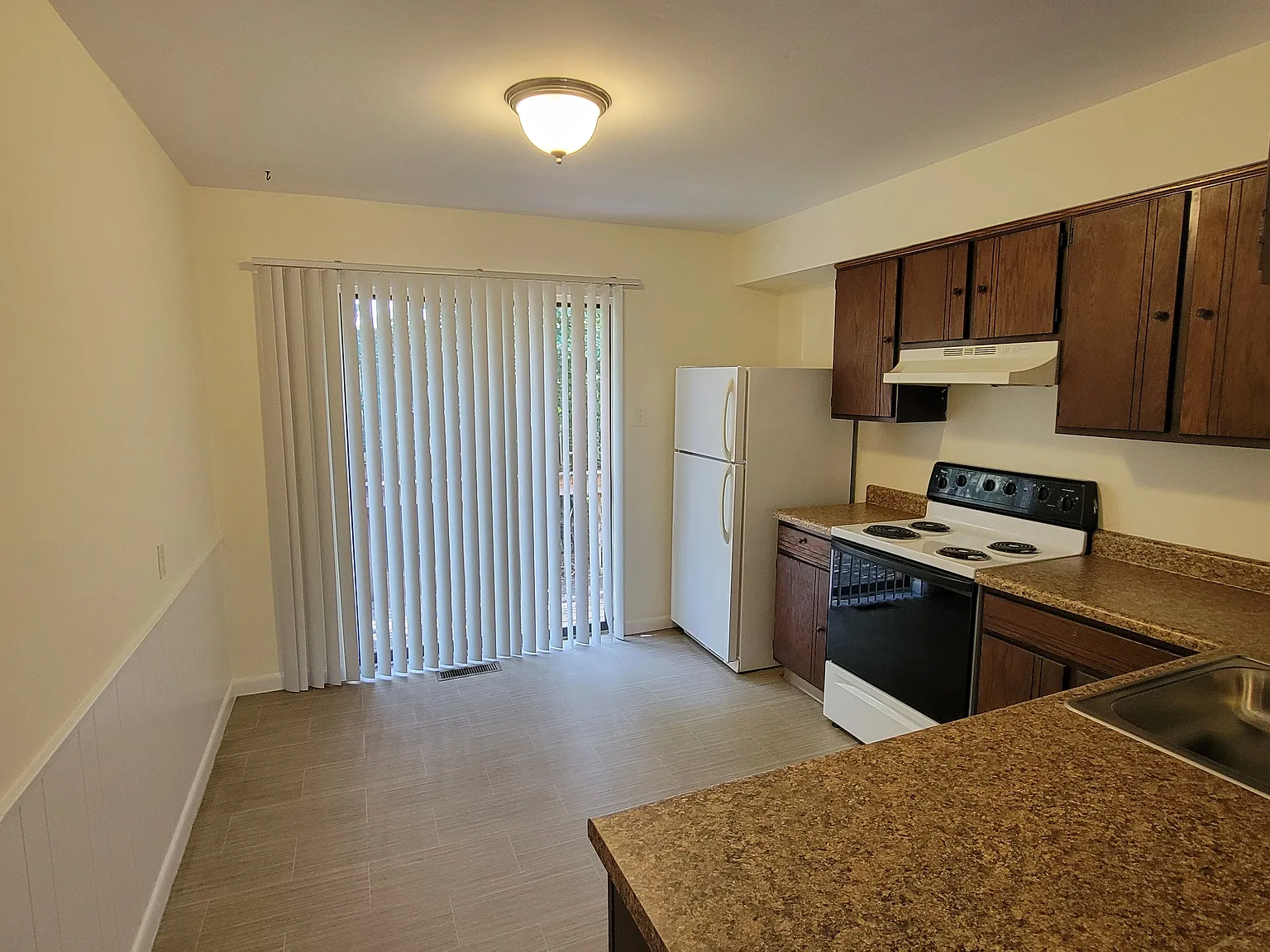 2 bed, 836 sqft, $1,150 — Photo 2