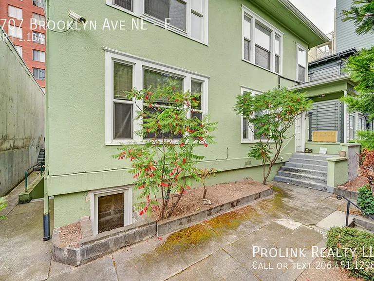 4707 Brooklyn Ave NE #E — Photo 1