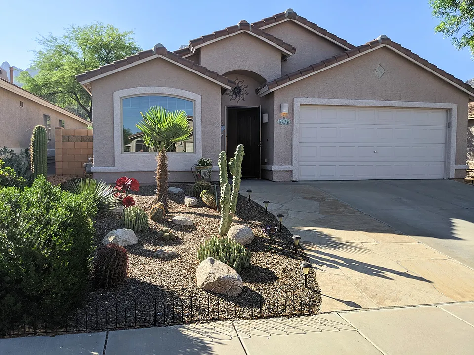 2414 E Skipping Rock Way