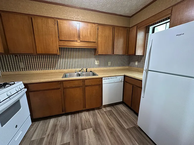 1945 Padgett Dr — Photo 7