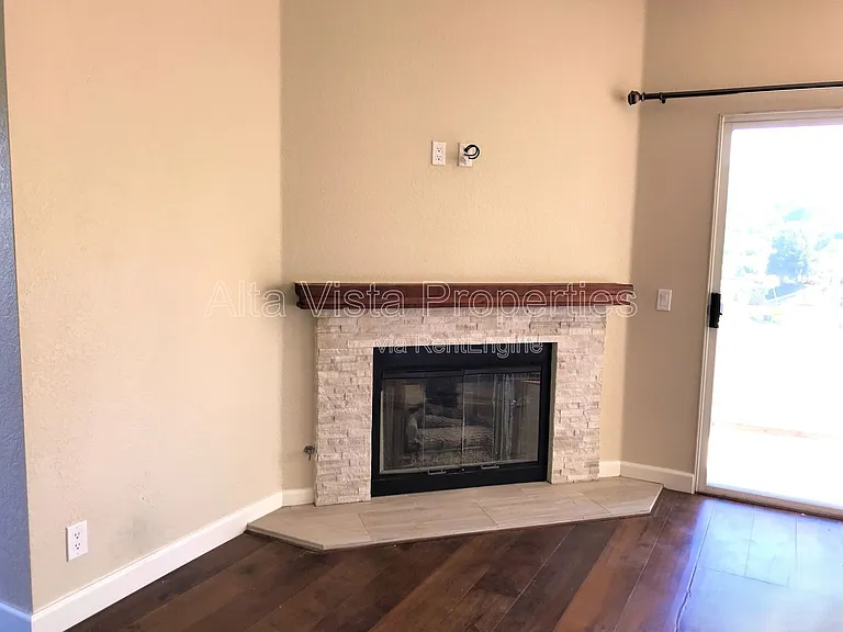 1510 Calle Devanar — Photo 5