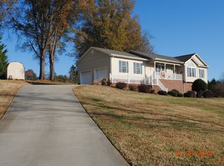 2222 Olde Valley Dr, Hudson, NC 28638