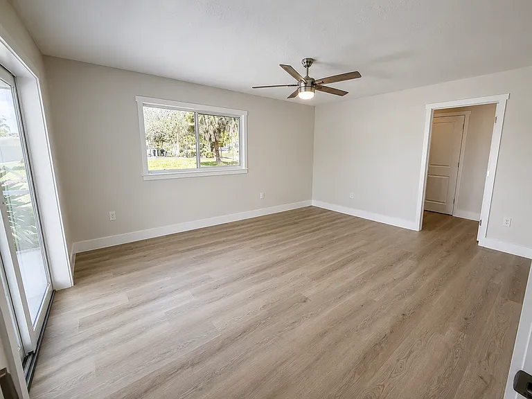 109 Seville Pl SW — Photo 7