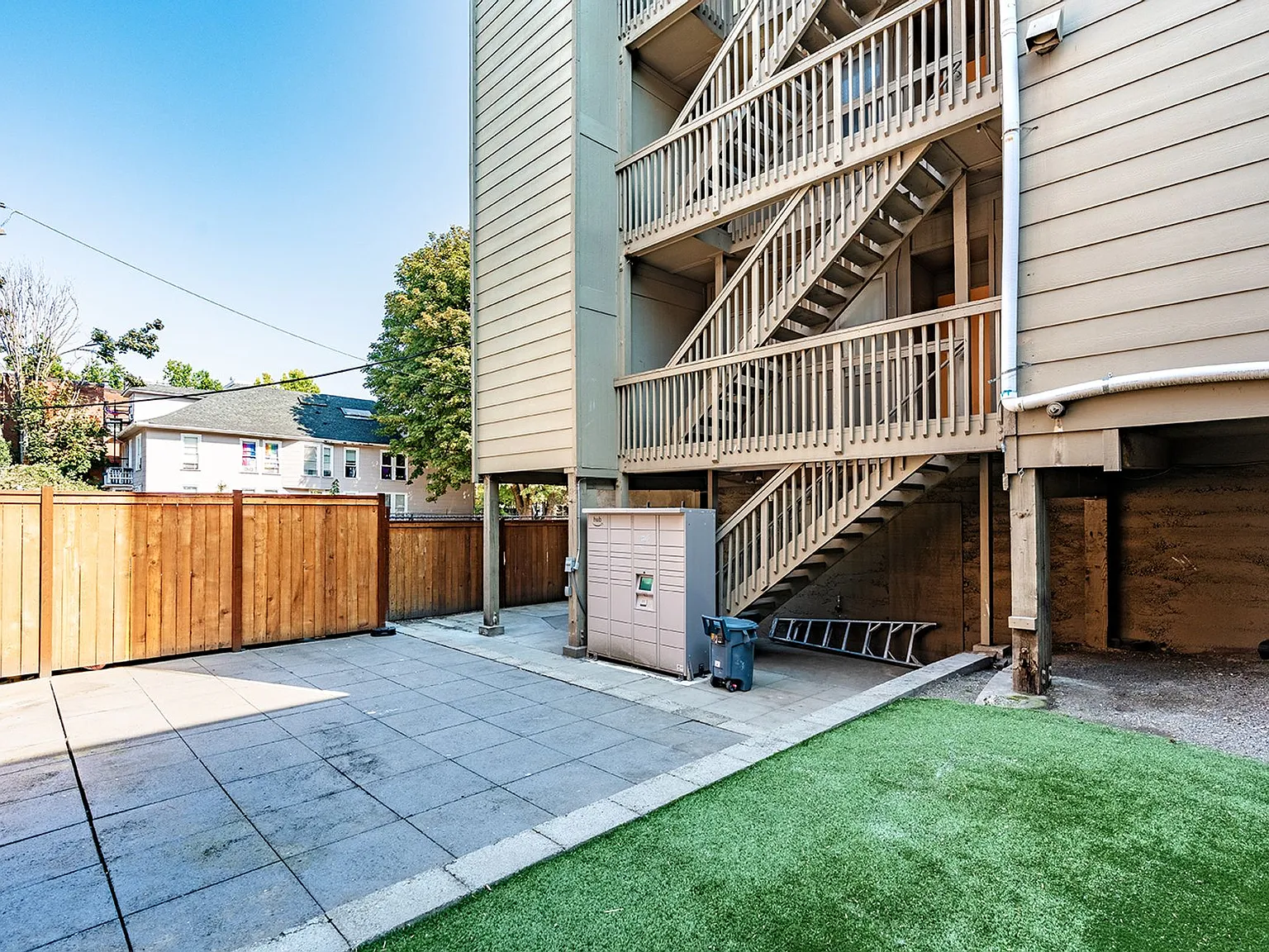 Centrally located community living. — Photo 3