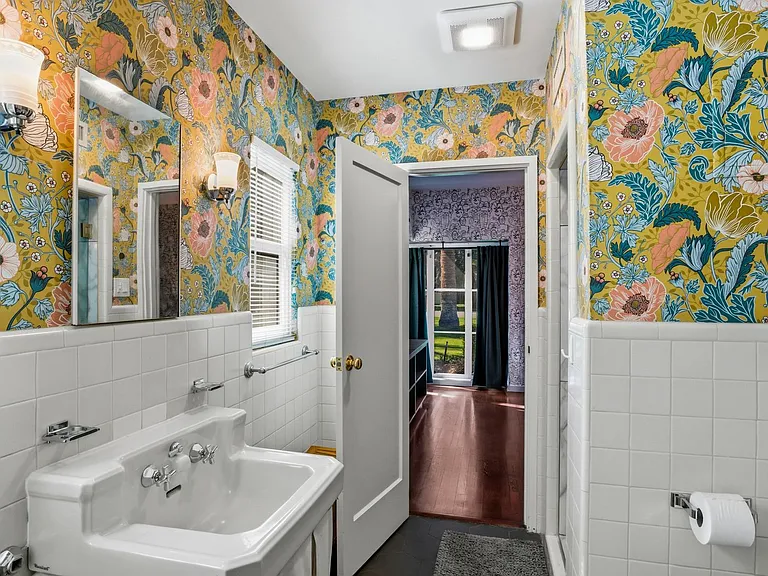 2939 N Manor Dr W — Photo 38