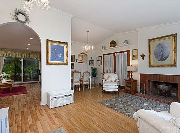 5th image of 1189 E Bermuda Dunes St