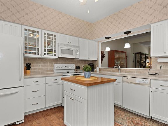 4th image of 1043 Wittshire Cir