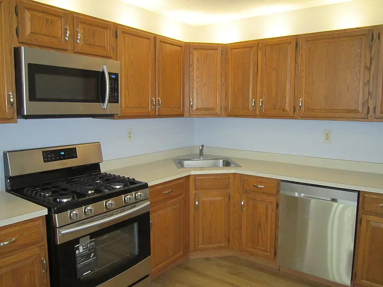 92 Versailles Ct — Photo 9