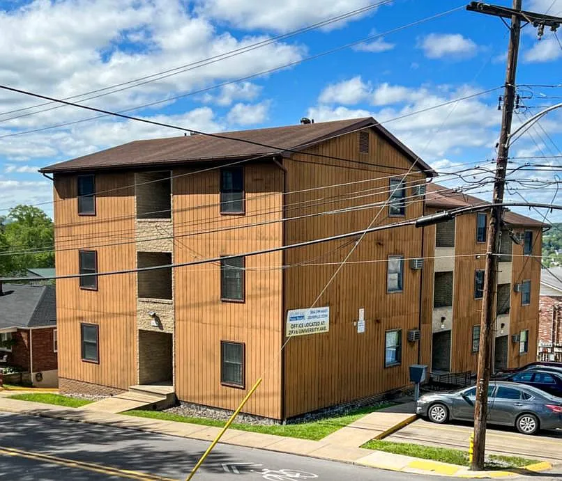 2657 University Ave photo 1