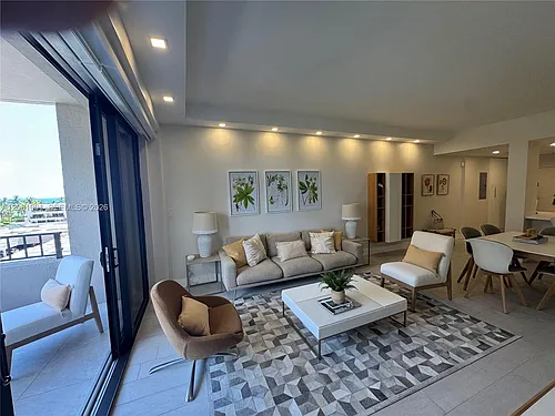 201 Crandon Blvd Photo 1