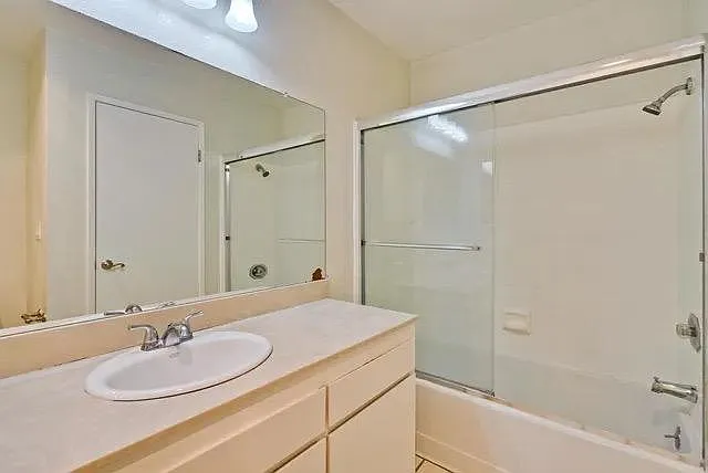 1400 Bowe Ave #2008 — Photo 9