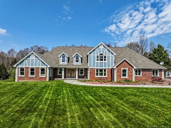 8 Debra Lane, New Milford, CT 06776