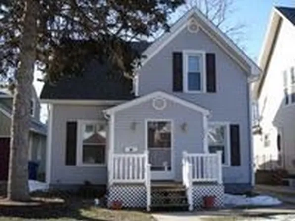 207 W Henry St, Charlotte, MI 48813