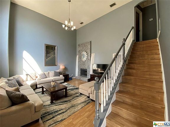 3rd image of 1143 Rivertree Dr