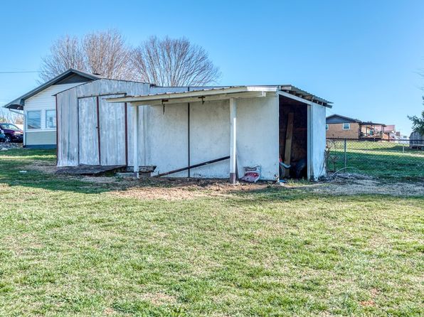 824 Skyview Dr, Chilhowie, VA 24319