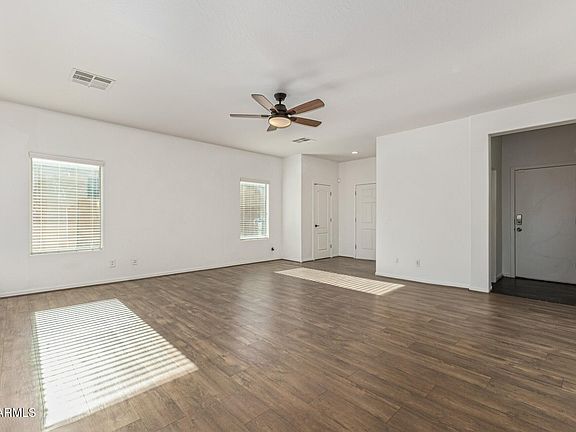 5th image of 1052 W PAISLEY Drive