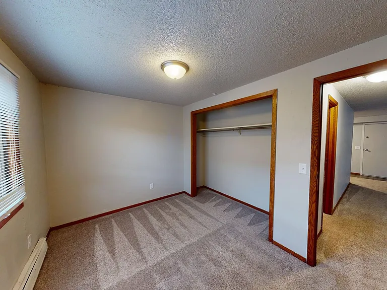 Newly Renovated 2 Bedroom Apartment on the West Side — Photo 22