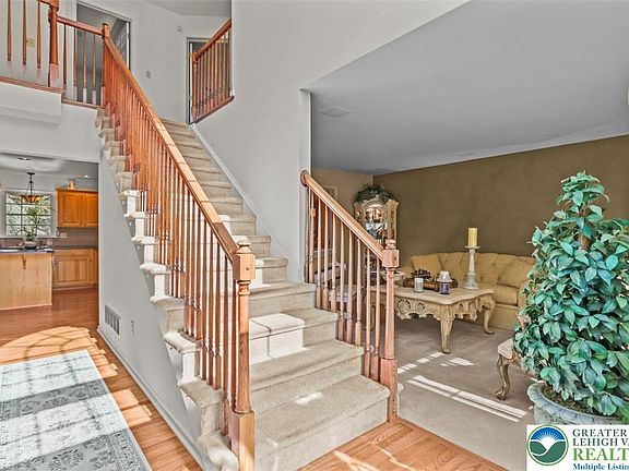 3rd image of 4035 Ruth Rd