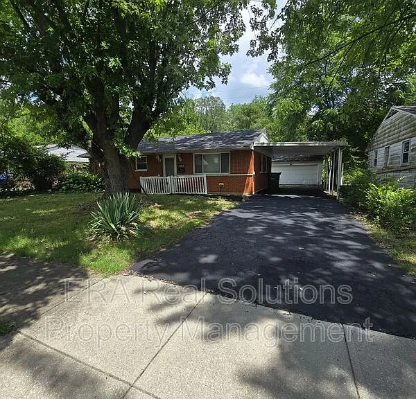 1124 Olney Dr — Photo 1