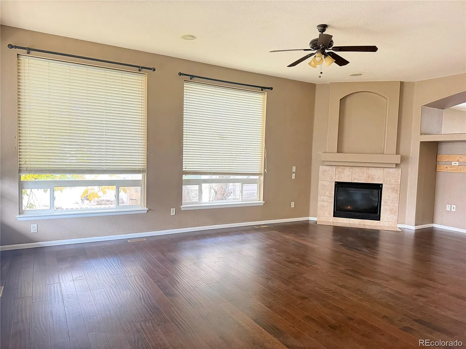 3 bed, 2.0 bath, 2387 sqft, $2,800 — Photo 3