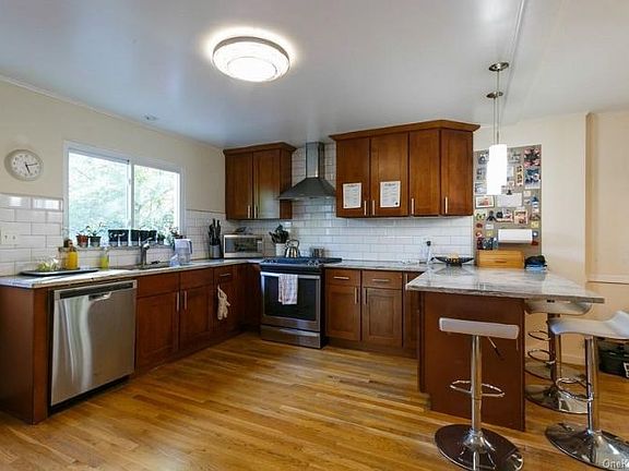 4th image of 12 Bonnett Ave