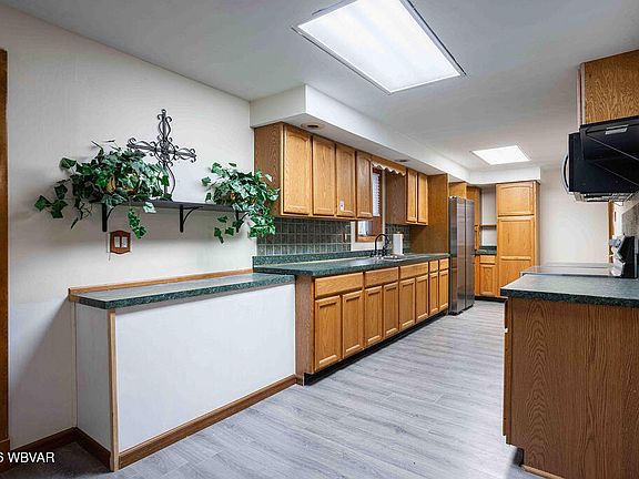 3rd image of 2269 N Williamson Rd