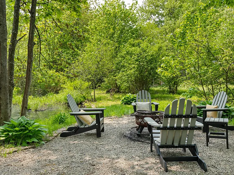 Laurene Dr — Photo 44