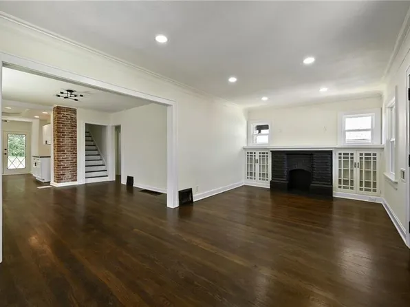 5236 Woodland Ave, Kansas City, MO 64110