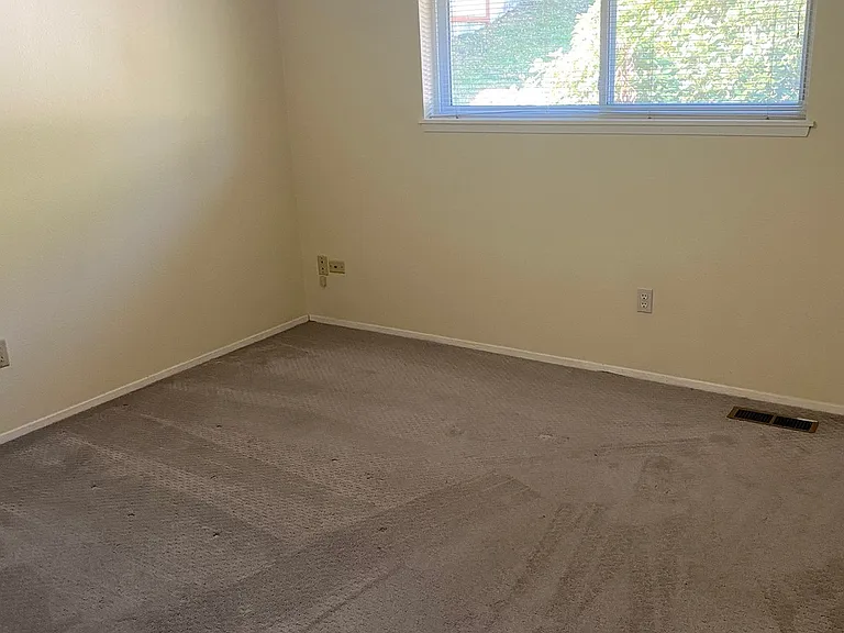 8218 Stinson Ave — Photo 12