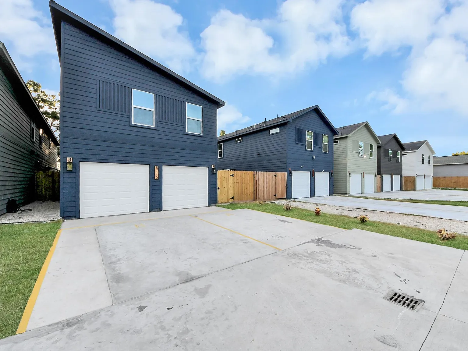 3 bed, 2.5 bath, 1505 sqft, $1,800 — Photo 1