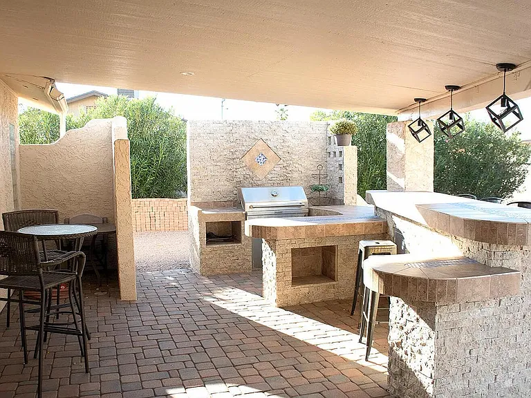 908 E Mesquite Ave — Photo 6