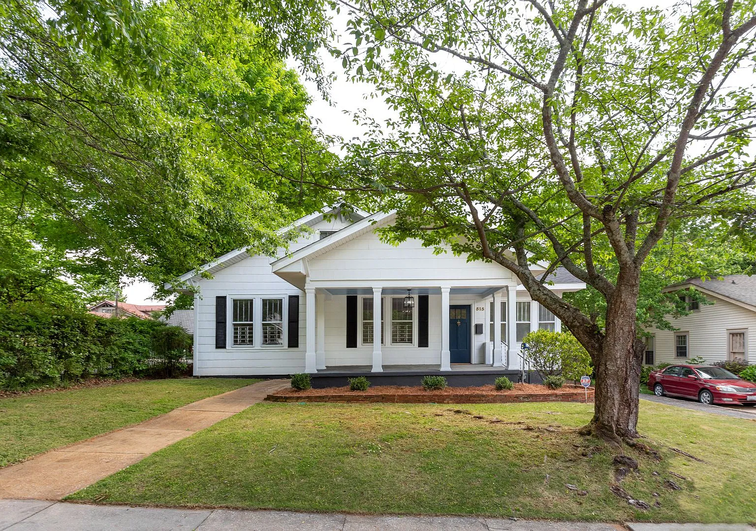 Spacious Home In East Anniston! — Photo 2