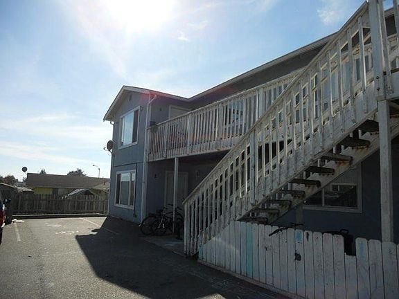 REO - 1041 Pacific, 4 plex - $249,900