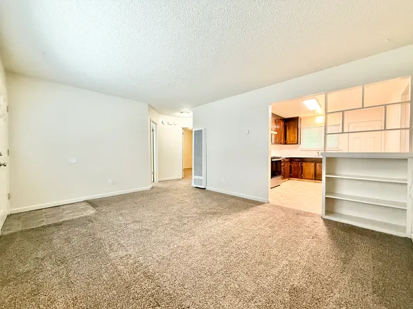 526 S Veach Ave APT C, Manteca, CA 95337